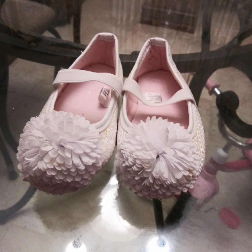 White  sequined balet shoes w/ poms sz 6 toddler